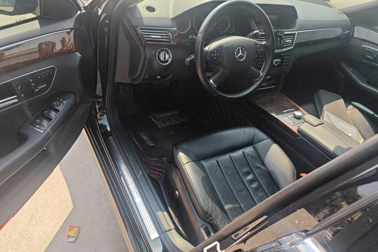 Used Mercedes-Benz E-Class 2013 E 300 L Elegant Model
