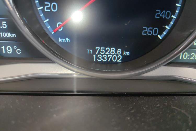 Used Volvo XC60 2014 T6 Zhiyi Edition Odometer Close Up