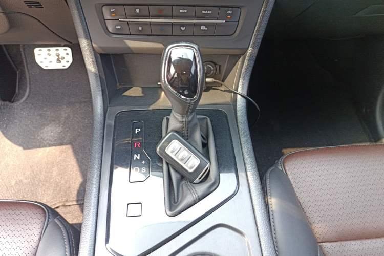 Used Dongfeng Fengon S560 2022 1.5T CVT Elite Version Gear Lever