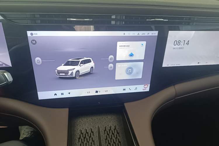 Used EXEED Lanyue 2023 400T Two-Wheel Drive StarRui Edition 6 Seats Audio And AC Panel