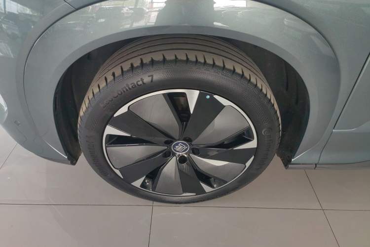 Used BYD Tang L 2025 DM 175KM Drone Player Edition Left Front Wheel Hub