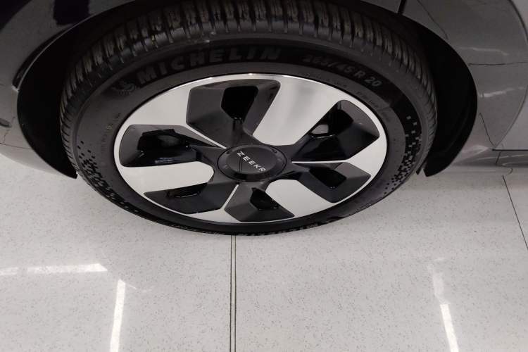 Used Zeekr MIX 2025 Intelligent Driving Version
