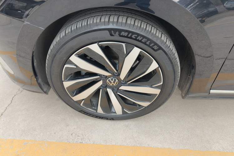 Used Volkswagen Passat 2024 380TSI Dragon Edition Exterior 4