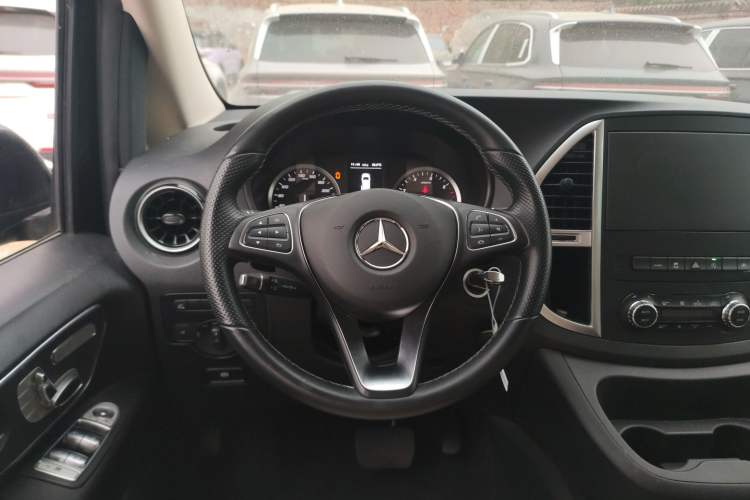 Used Mercedes-Benz Vito 2023 2.0T Business Version 7 Seats
