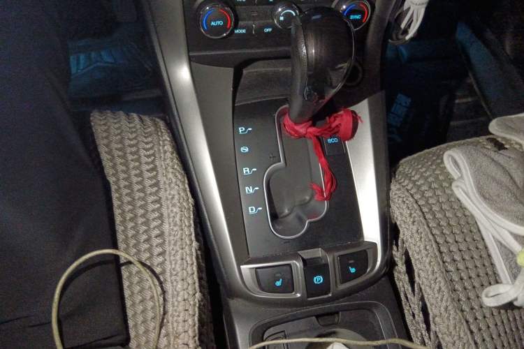 Used Chevrolet Captiva 2015 2.4L 4x4 Flagship Edition 7-Seater
