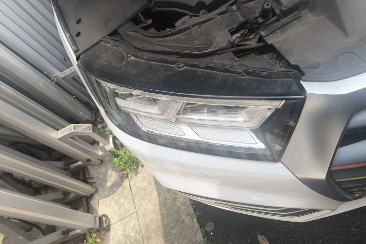 Used Audi Q5L 2018 40 TFSI Prestige Fashion Edition China VI Right Front Headlight