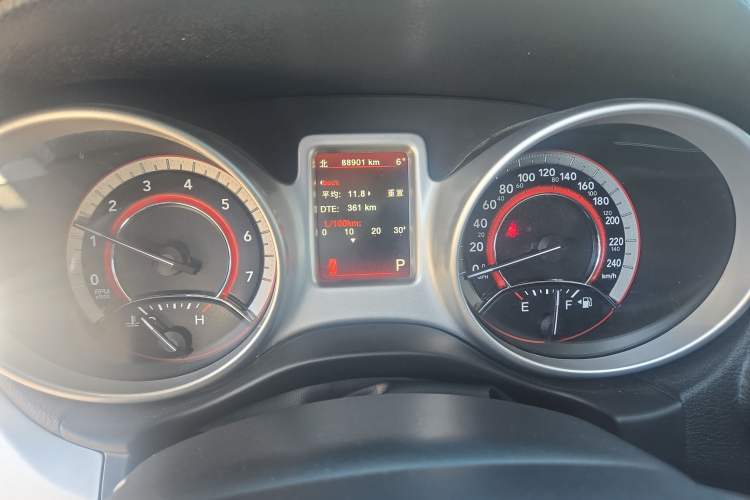 Used Dodge Journey 2013 2.4L Two-Wheel Drive Luxury Version