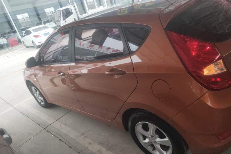 Used Hyundai Verna Ray 2014 1.4L Automatic GLX
