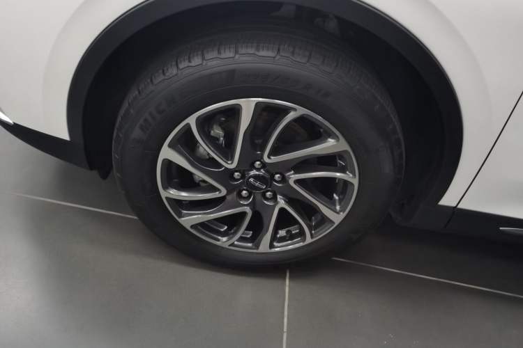 Used Lincoln Corsair 2022 2.0T Two-Wheel Drive Deluxe Edition Left Front Wheel Hub