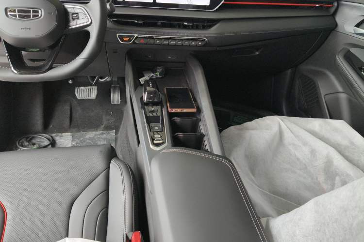 Used Geely Auto Binray 2024 Binrui COOL 1.5T DCT Longteng Edition Gear Lever