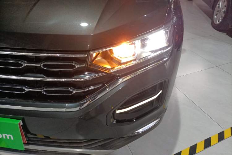 Used Volkswagen Tayron 2021 330TSI Two-Wheel Drive Luxury Smart Connectivity Version