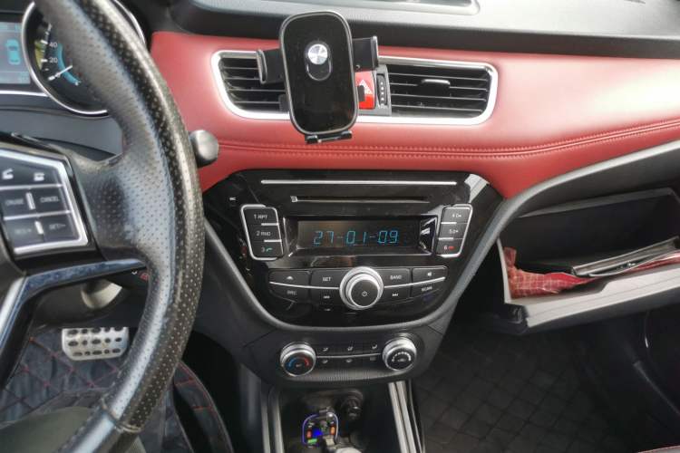 Used Haval H1 2016 Blue Label 1.5L AMT Urban Model Audio And AC Panel