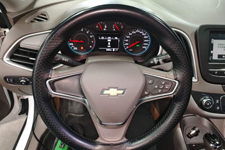 Used Chevrolet Malibu XL 2018 530T Automatic Luxury Edition Steering Wheel