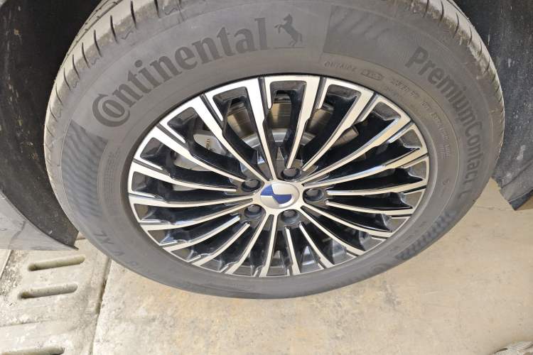 Used Denza D9 2024 DM-i 980 Four-Wheel Drive Prestige Model
