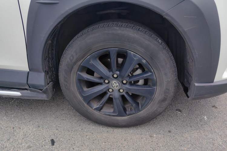 Used Toyota RAV4 2019 2.0L CVT Two-Wheel Drive Fashion X Limited Edition China VI Standard Right Front Wheel Hub