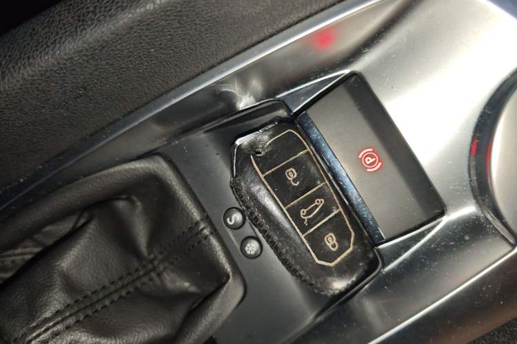 Used DS 6 2017 1.6T Luxury Edition THP160 Vehicle Key