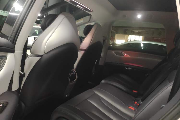 Used IM LS7 2023 90 kWh Elite Rear-Drive Version