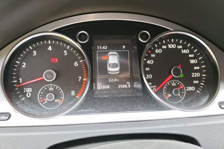 Used Volkswagen FAW-Volkswagen CC 2015 2.0 TSI Luxury Model
