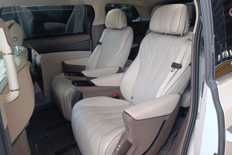 Used Denza D9 2022 DM-i 970 Four-Wheel Drive Flagship Model