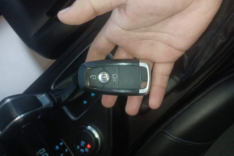 Used Ford Everest 2020 Sport Edition 2.3T Gasoline Automatic 4x4 Flagship Model with 7 Seats