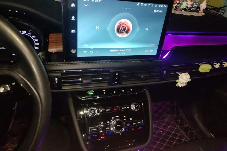 Used Lincoln Corsair 2021 2.0T Two-Wheel-Drive Luxury Edition Audio And AC Panel