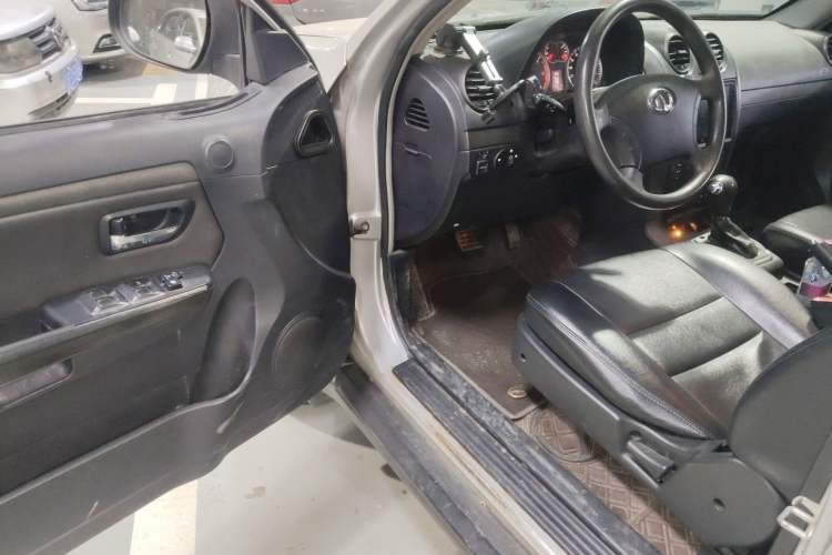 Used Haval H5 Classic 2012 ZhiZun Edition Green Silence 2.0T Automatic Two-Wheel Drive Comfortable Model Driver Seat