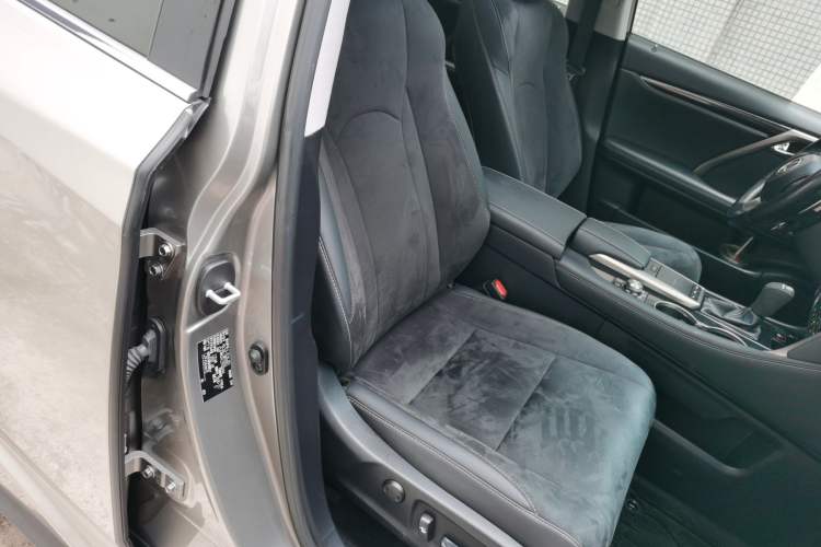 Used Lexus RX 2020 Revised Version 300 Two-Wheel Drive Elite Edition Right Front Seat