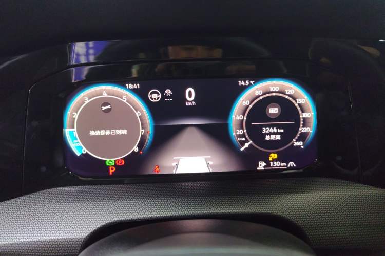 Used Volkswagen Golf 2025 300TSI R-Line
