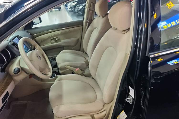 Used Nissan Sylphy 2012 Classic 1.6XE Automatic Comfort Edition Left Front Seat