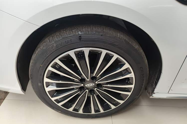 Used Chery Fengyun A8 2025 145 Luxury Edition Exterior 4