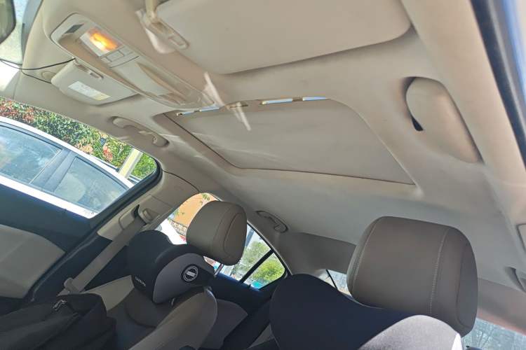 Used Chevrolet Cruze 2015 1.5L Automatic Luxury Edition Headliner