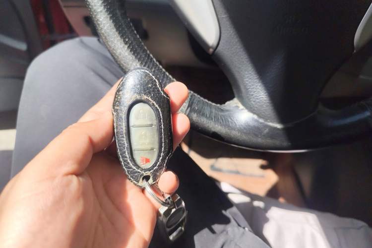 Used Nissan Tiida 2011 1.6L CVT Smart Version
