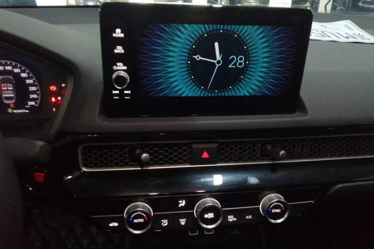 Used Honda Civic 2022 240TURBO CVT Dynamic Edition Audio And AC Panel