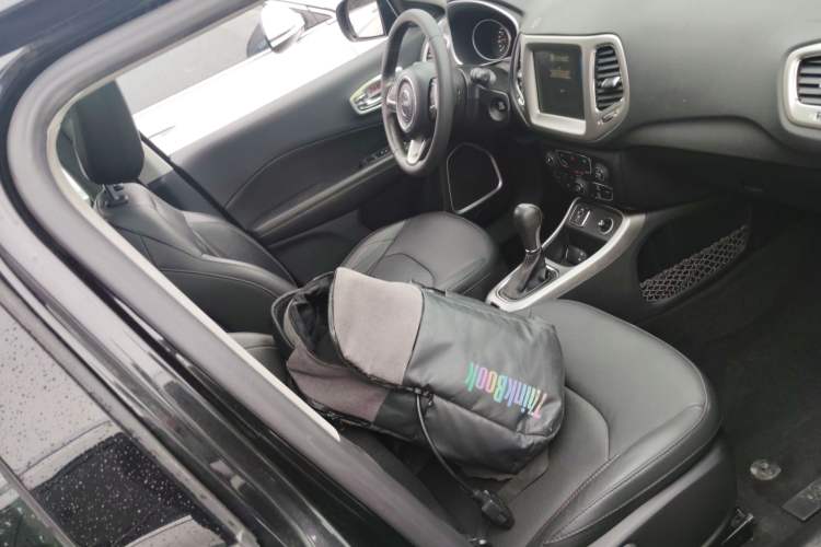 Used Jeep Compass 2017 200T Automatic Family Edition
