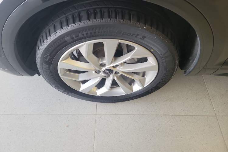 Used Audi Q5L 2022 40T Luxury Dynamic Model
