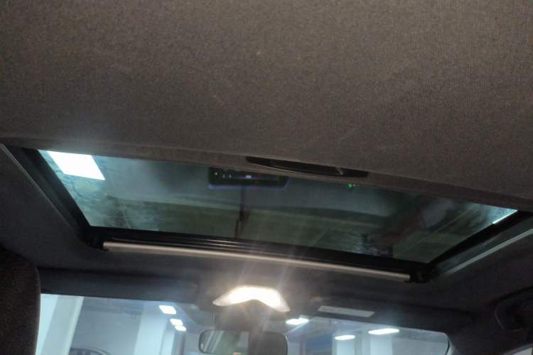 Used Toyota IZOA 2021 2.0L Yichi SPORT
