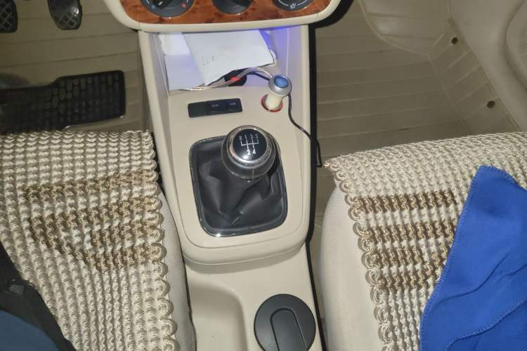 Used Volkswagen Bora 2011 1.6L Manual Comfort Version
