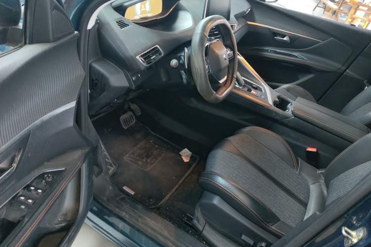 Used Peugeot 5008 2017 350THP 7-Seater Elite Edition Driver Seat