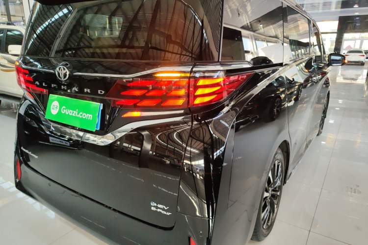 Used Toyota Alphard 2024 Dual-Engine 2.5L Deluxe Edition
