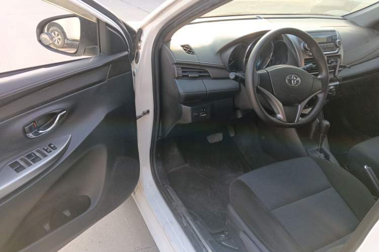 Used Toyota YARiS L Zhi Xuan 2015 1.5E Automatic Charm Edition