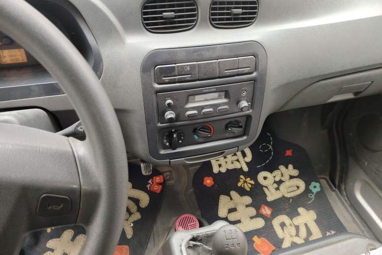 Used Wuling Zhiguang 2010 1.0L New Version Practical Short-Body L2Y