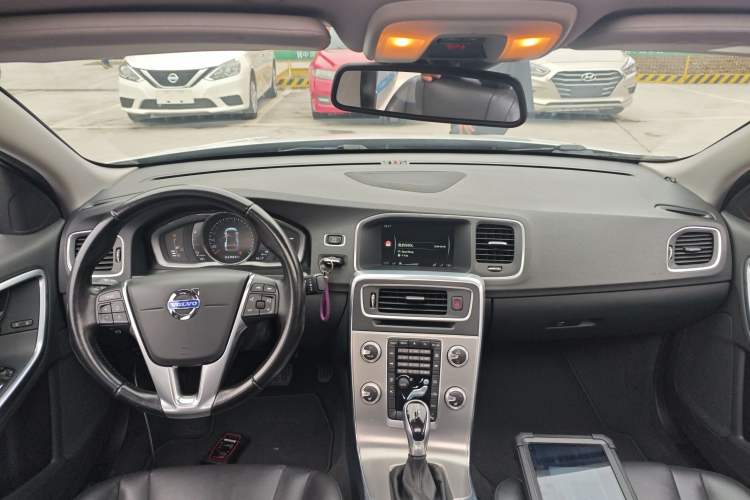 Used Volvo S60 2016 S60L T4 Zhiyuan Edition
