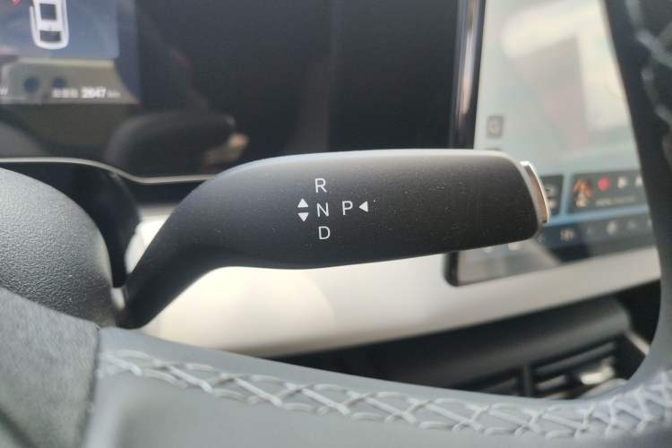 Used BYD Seal 06 New Energy 2025 EV 545KM Premium Edition Gear Lever