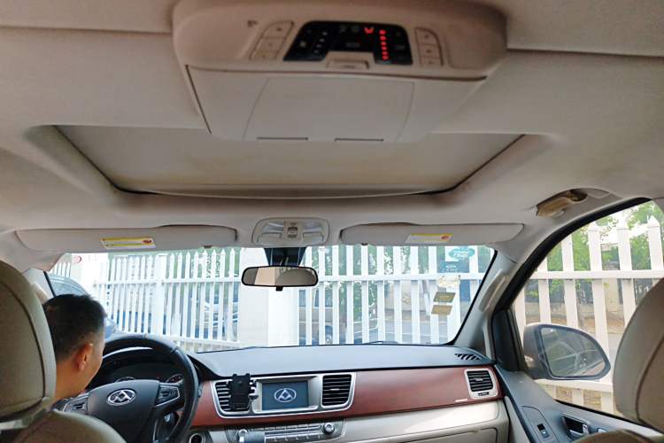 Used SAIC MAXUS G10 2016 2.0T Automatic Fashion Edition Headliner