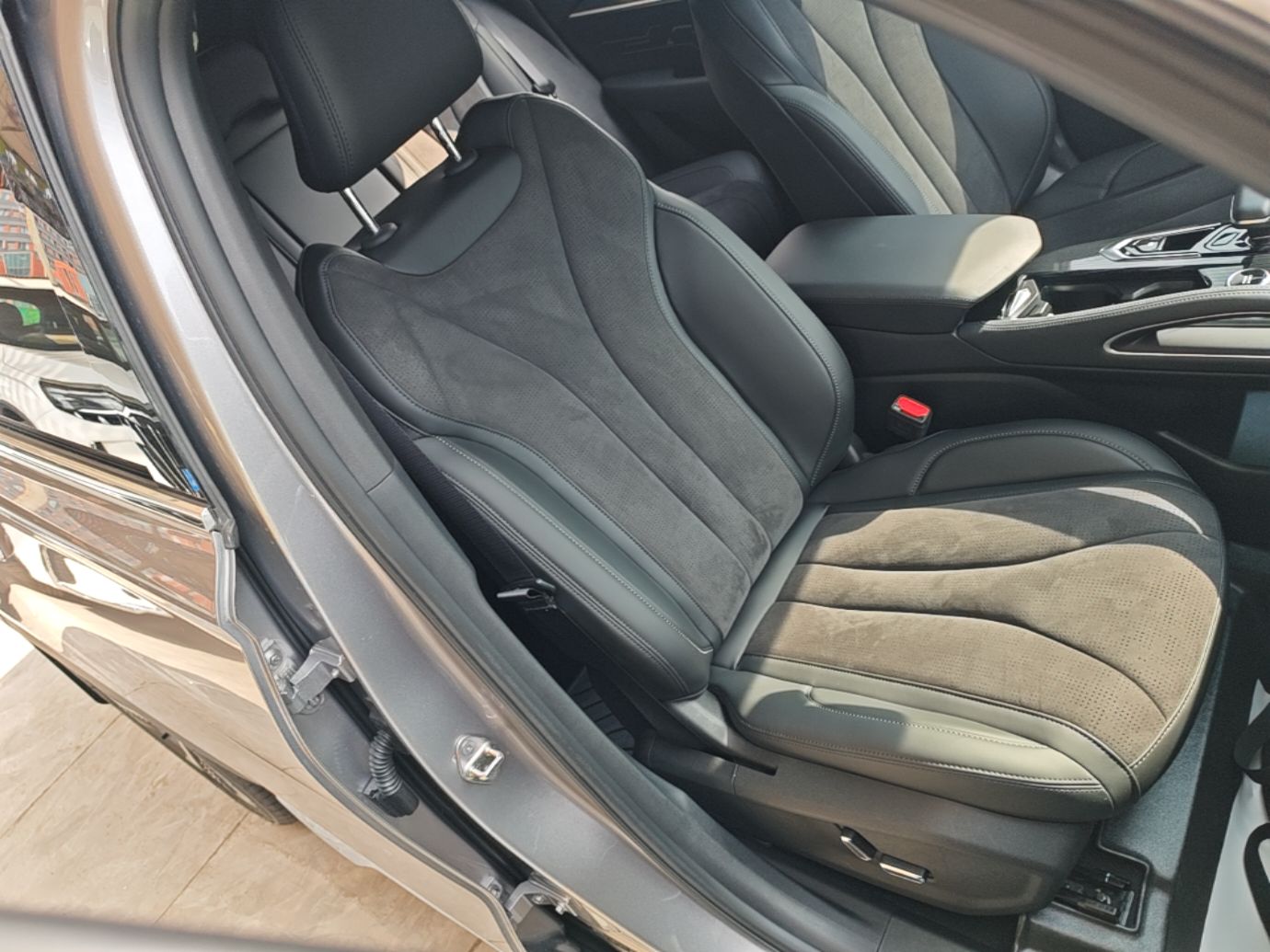 Geely Auto Monjaro L 2024 2.0TD High-Power Automatic Two-Wheel Drive Skyline Edition — снимка 19
