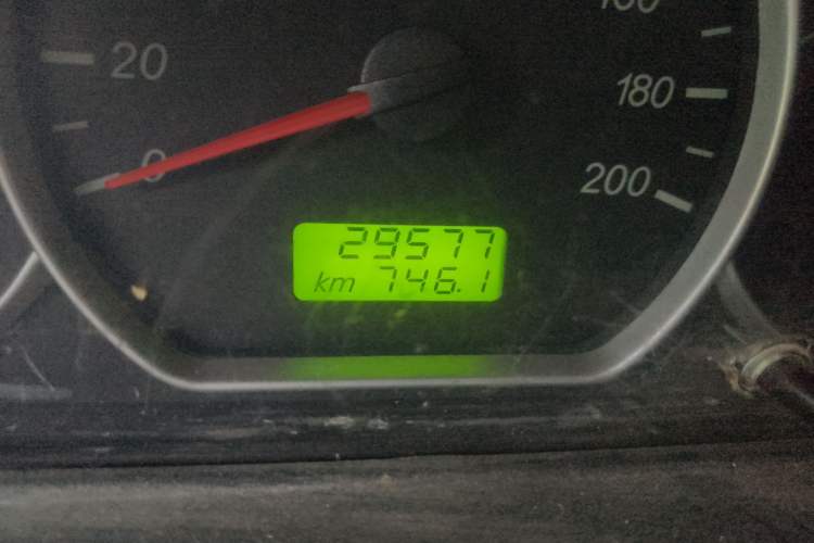 Used Wuling Hongguang 2015 1.5L S Basic Version China V Standard Odometer Close Up