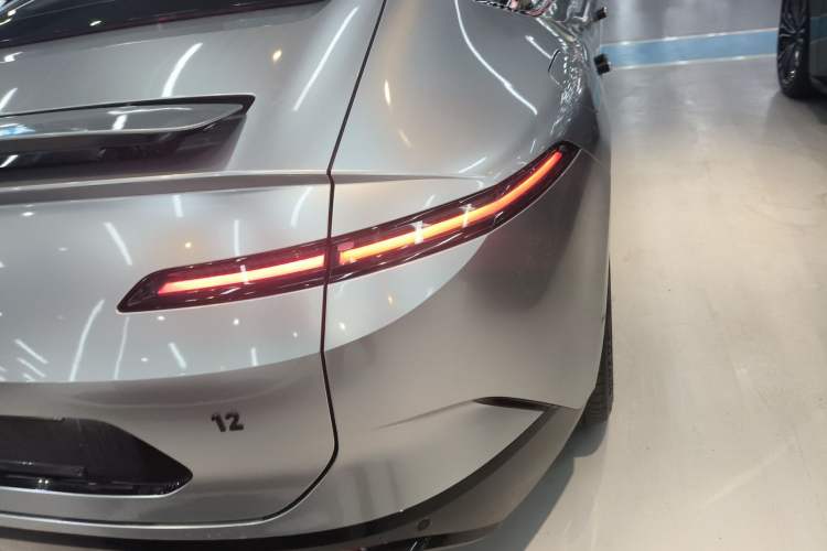 Used Avatr 12 2025 Year Updated Ultra Extended-Range Version Right Rear Taillight