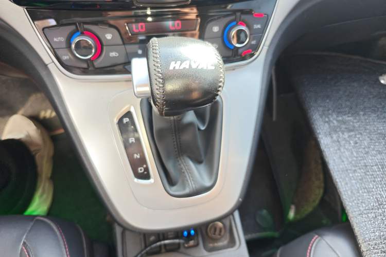 Used Haval M6 2019 1.5T DCT Two-Wheel Drive Value Edition China VI Standard Gear Lever