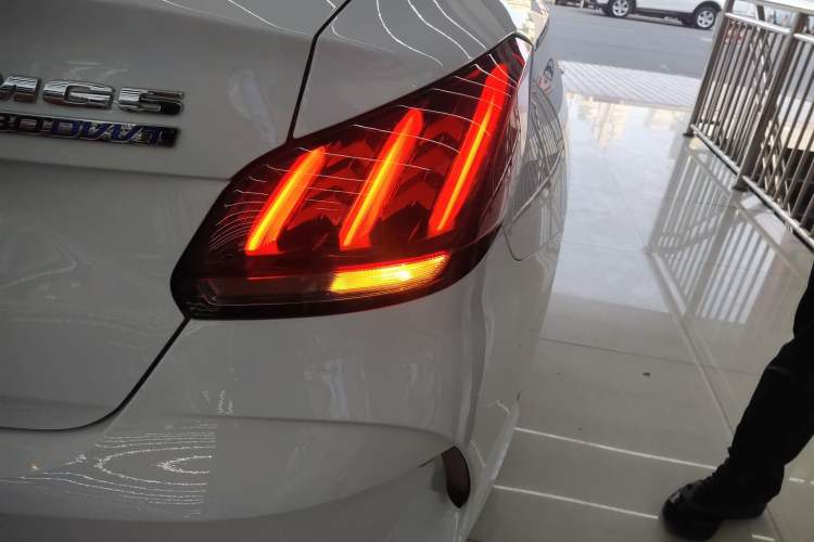 Used MG 5 2021 Revised Version 180 DVVT CVT Youth Luxury Edition