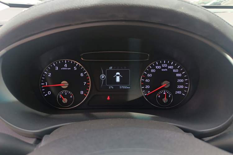 Used Kia Sorento 2016 Sorento L 2.4L Gasoline 4WD Custom Edition 7 Seats China IV Standard Instrument Cluster